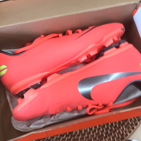 Nike Other - 🎉🎊Host Pick🎉Nike Baseball cleats size 5y